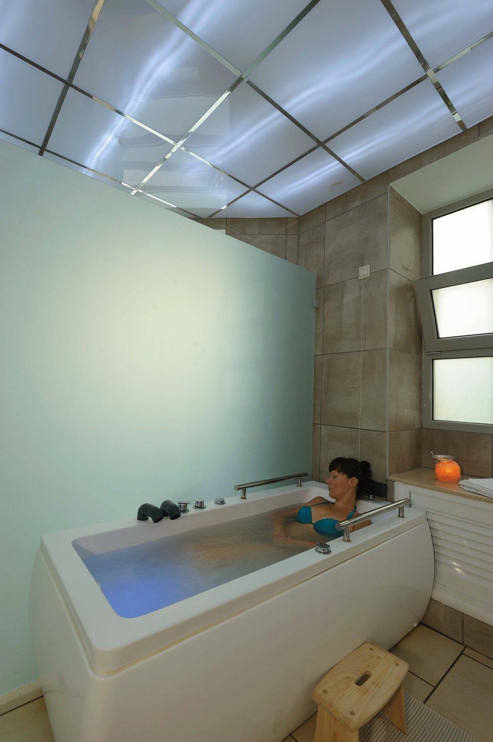 Kentrikon Hotel & Spa 卢特拉艾季普苏 外观 照片