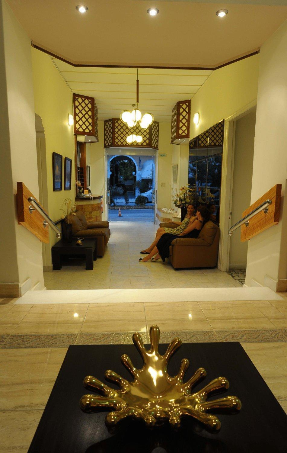 Kentrikon Hotel & Spa 卢特拉艾季普苏 外观 照片
