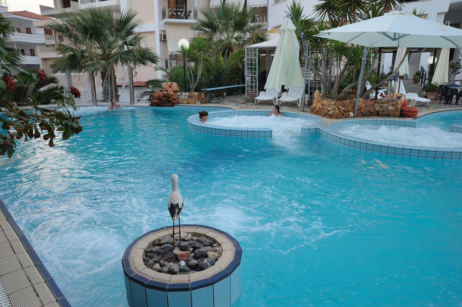 Kentrikon Hotel & Spa 卢特拉艾季普苏 外观 照片